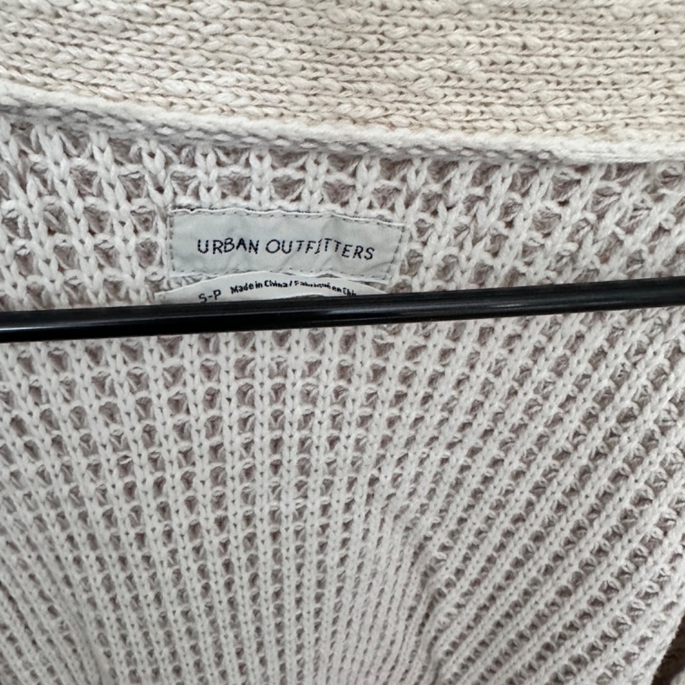 Cardigan - Picture 3 of 4